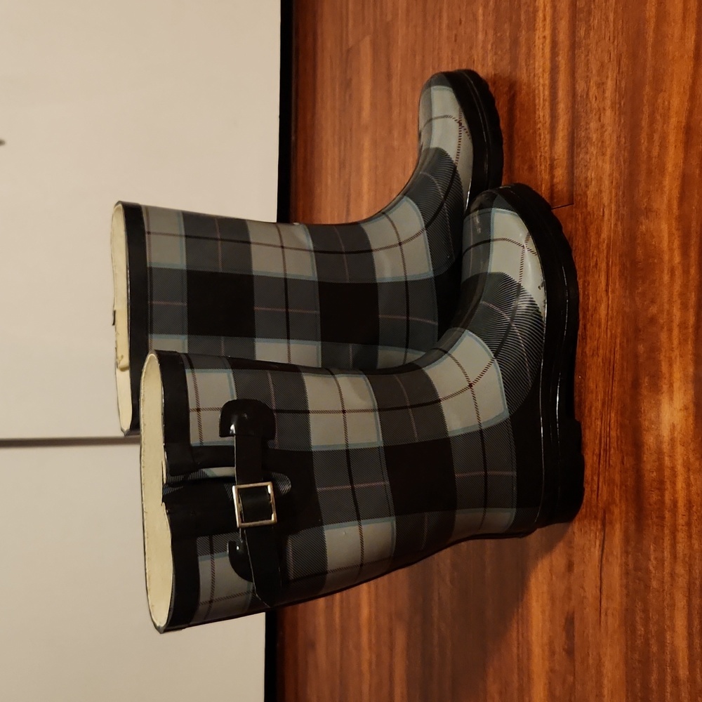 Rubber boots